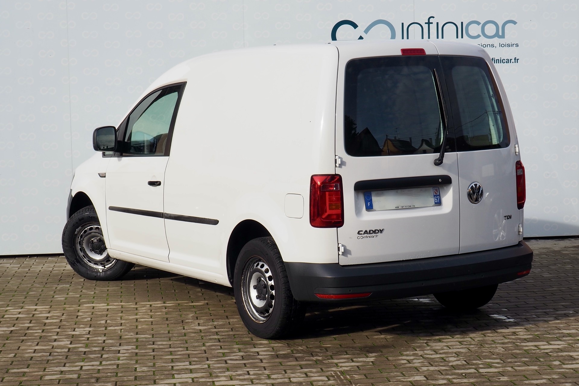 
								VOLKSWAGEN Caddy Van 2.0 TDI 102 + Climatisation, 1ère Main – Garantie 12 mois  (12416 Euros HT) complet									