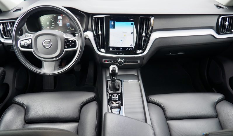 VOLVO V60 D3 150 Business Executive  + Attelage + Caméra + Intellisafe Assist et Suround + Options, 1ère Main – Garantie 12 mois.