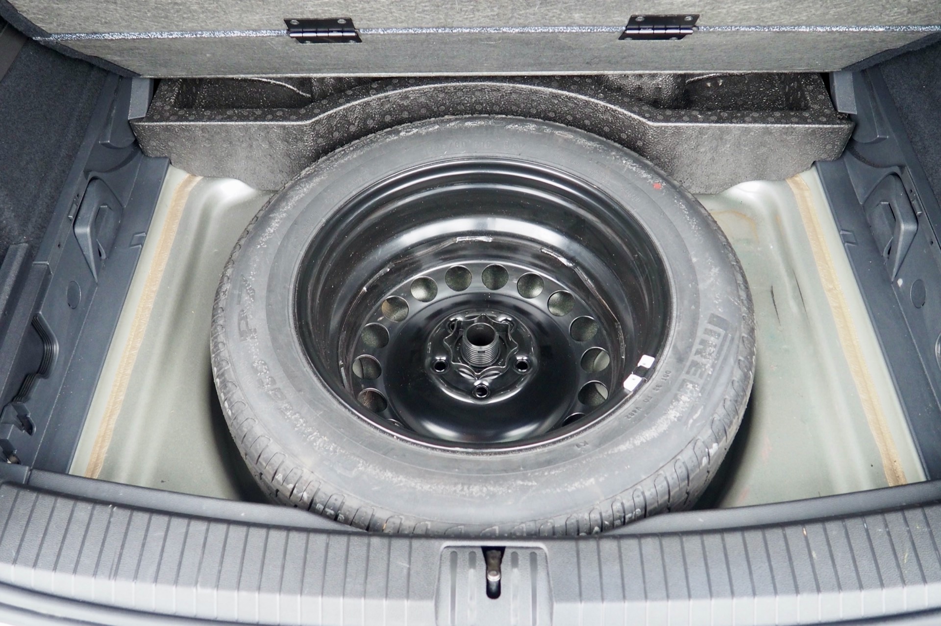 VOLKSWAGEN Touran 1,5 Tsi 150 Evo DSG Carat + Caméra + Options, 1ère Main – Garantie 12 mois. complet