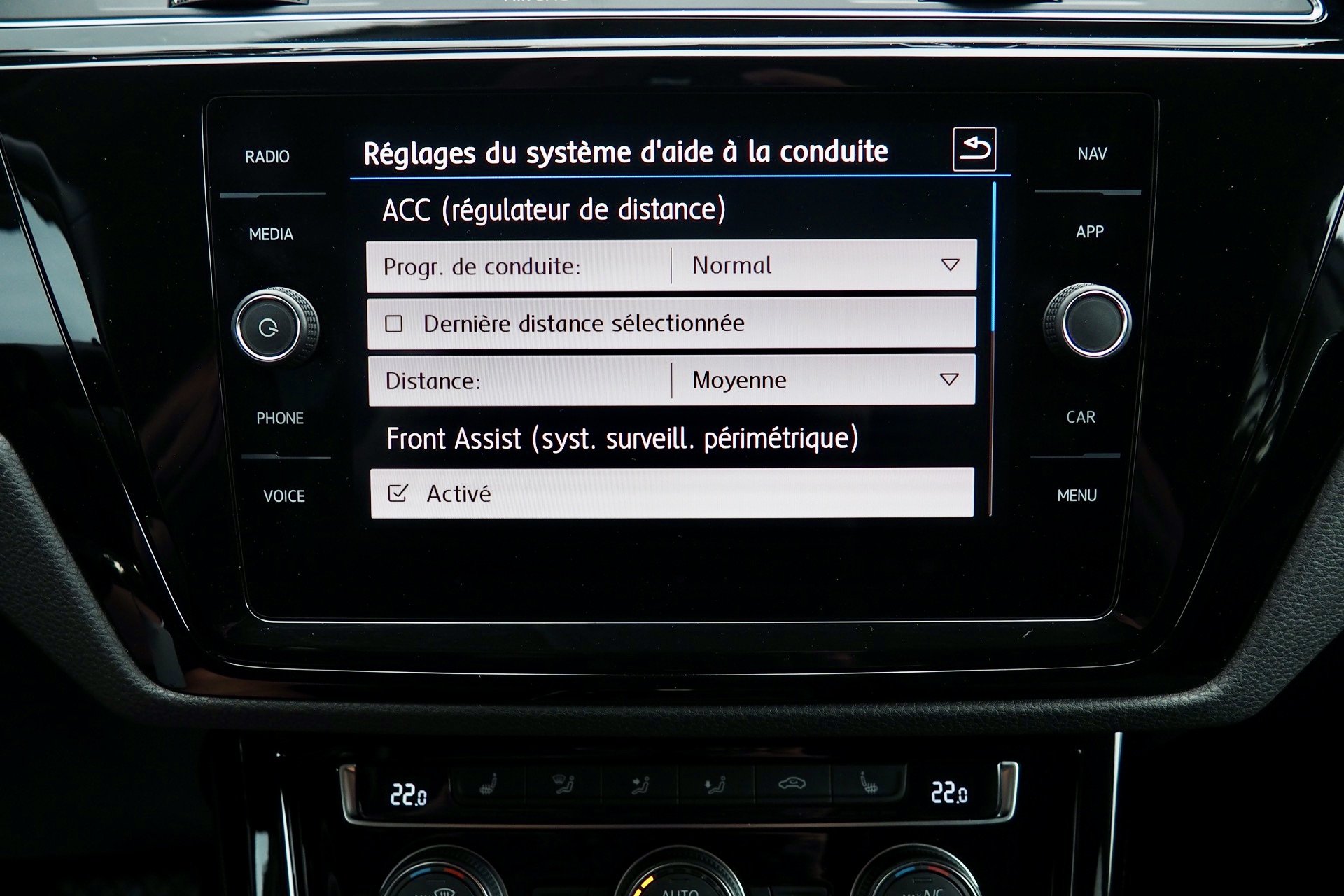 VOLKSWAGEN Touran 1,5 Tsi 150 Evo DSG Carat + Caméra + Options, 1ère Main – Garantie 12 mois. complet