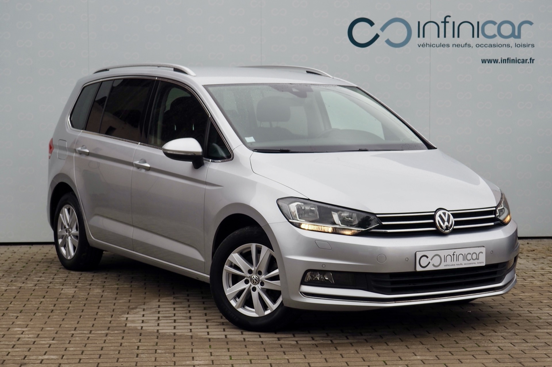 VOLKSWAGEN Touran 1,5 Tsi 150 Evo DSG Carat + Caméra + Options, 1ère Main – Garantie 12 mois.