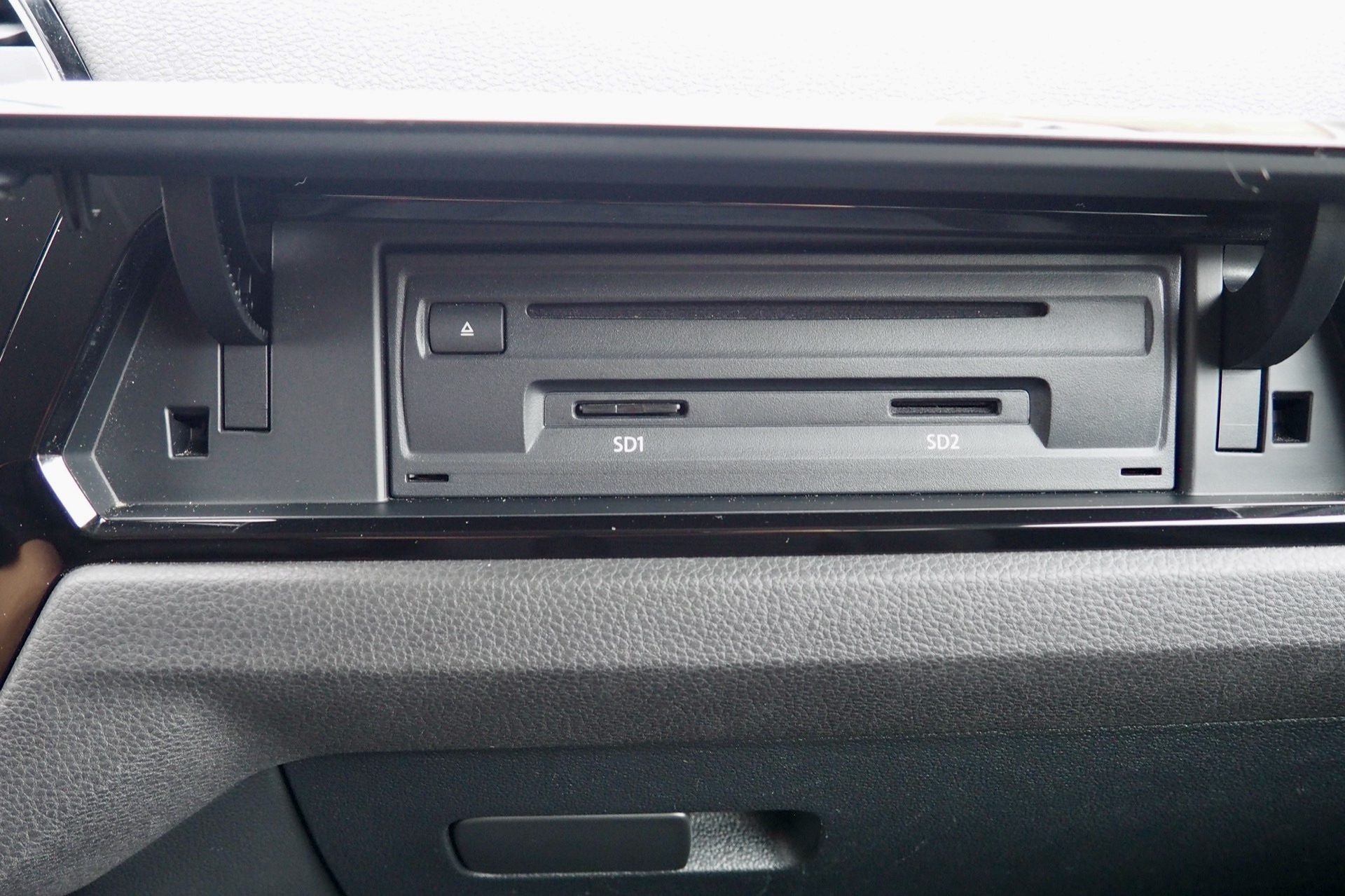 VOLKSWAGEN Touran 1,5 Tsi 150 Evo DSG Carat + Caméra + Options, 1ère Main – Garantie 12 mois. complet