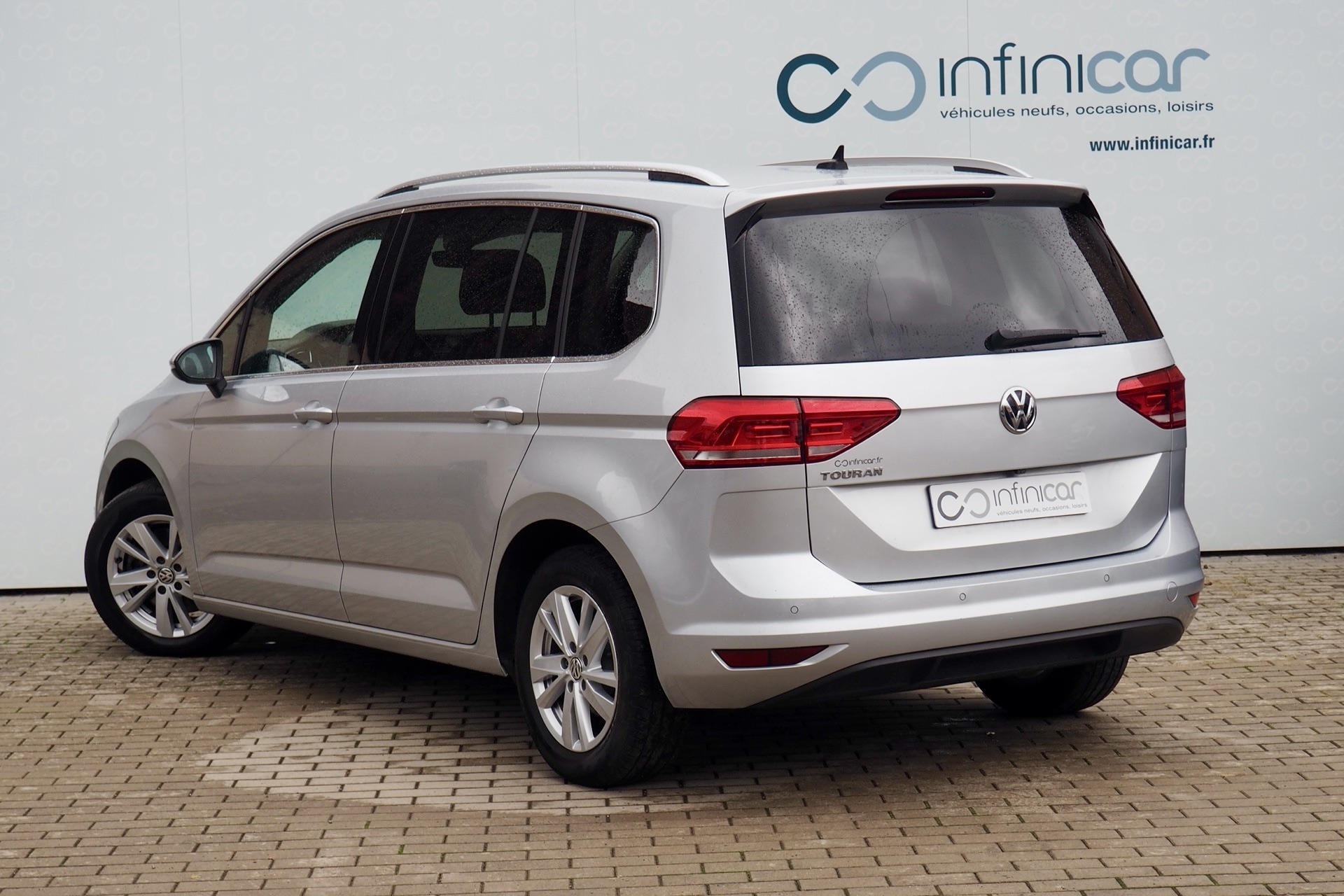 VOLKSWAGEN Touran 1,5 Tsi 150 Evo DSG Carat + Caméra + Options, 1ère Main – Garantie 12 mois.