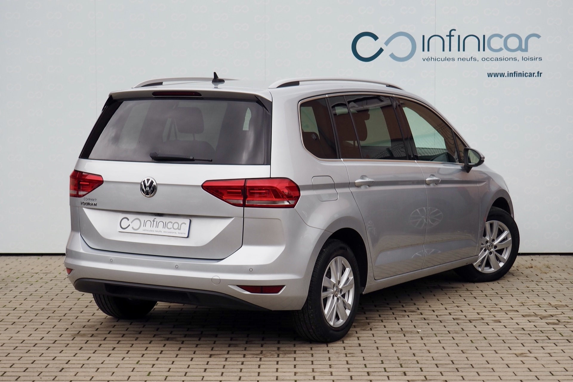 VOLKSWAGEN Touran 1,5 Tsi 150 Evo DSG Carat + Caméra + Options, 1ère Main – Garantie 12 mois. complet