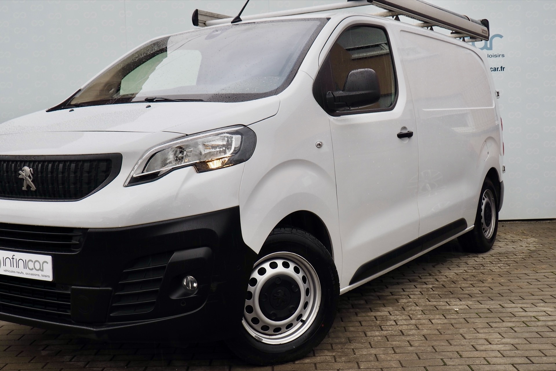 Peugeot Expert Fourgon 2,0 Hdi 145 EAT8  + Caméra + Attelage + Options, 1ère Main – Garantie 12 mois.