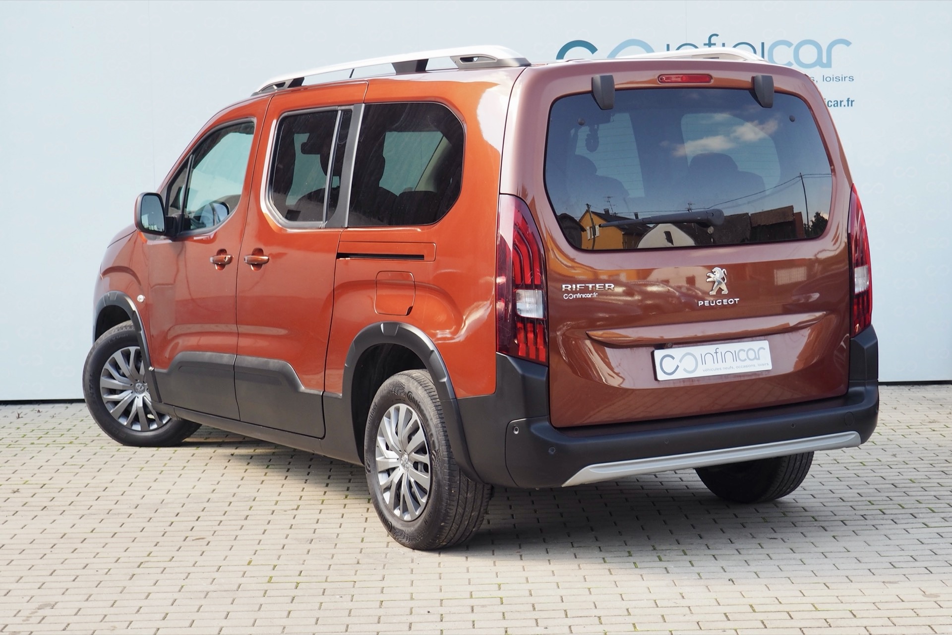 Peugeot Rifter Long XL Hdi 130 EAT8 Allure Pack – 7 places  + Caméra + Régulateur adaptatif + Options, 1ère Main – Garantie 12 mois.