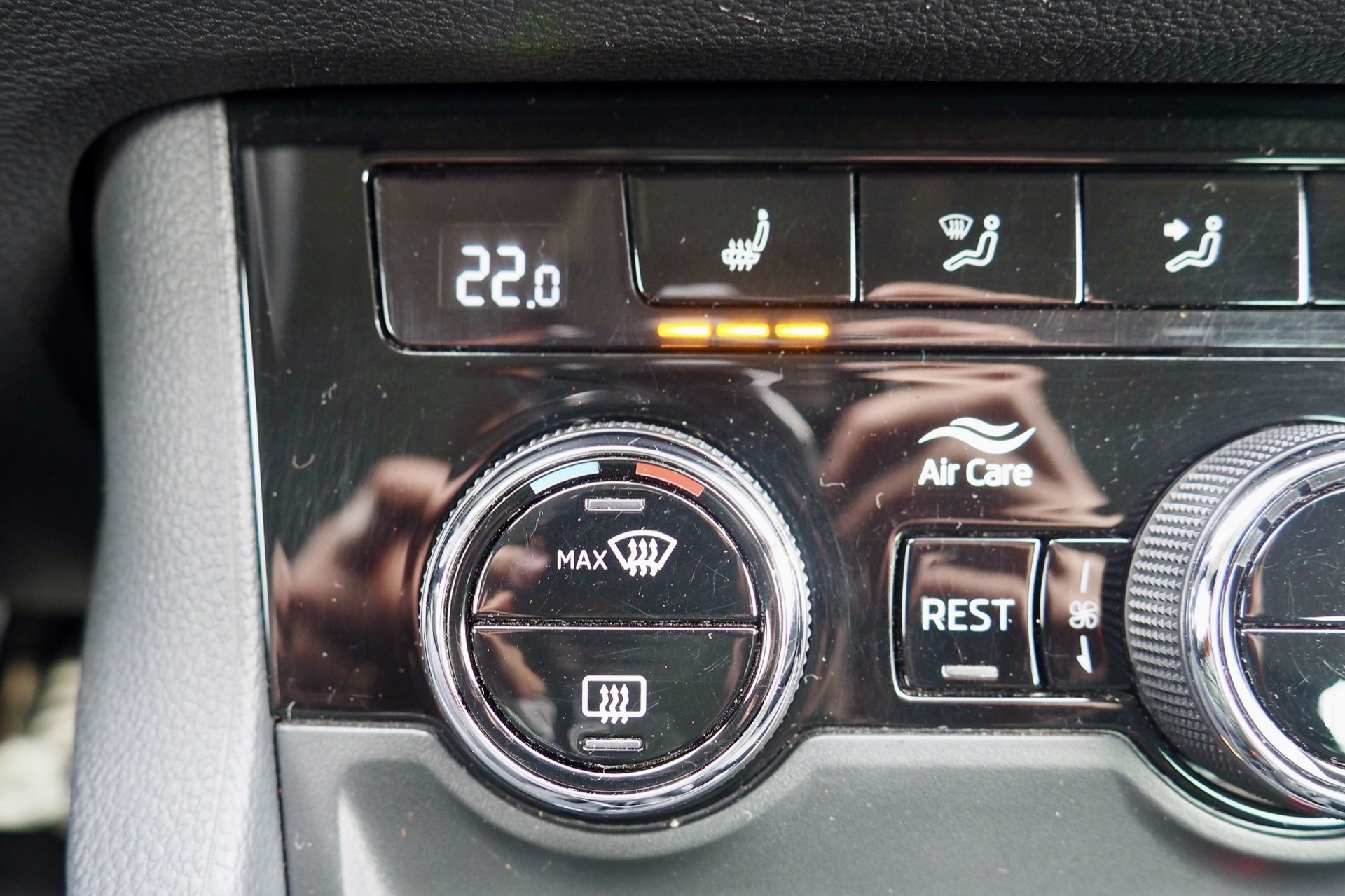 SKODA Kodiaq 1,5 Tsi 150 Ambition  + Caméra + Attelage + Options, 1ère Main – Garantie 12 mois. complet