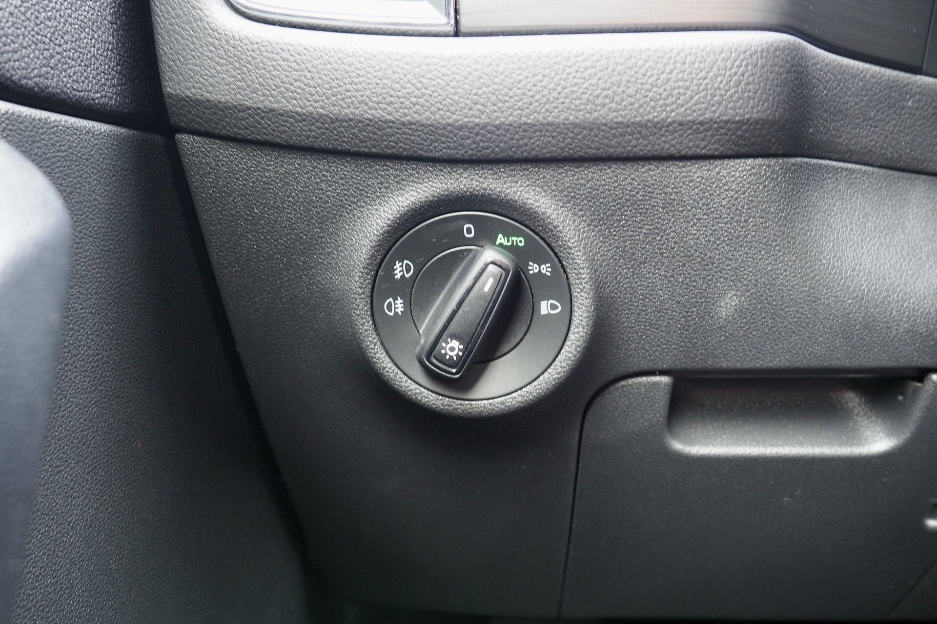SKODA Kodiaq 1,5 Tsi 150 Ambition  + Caméra + Attelage + Options, 1ère Main – Garantie 12 mois. complet