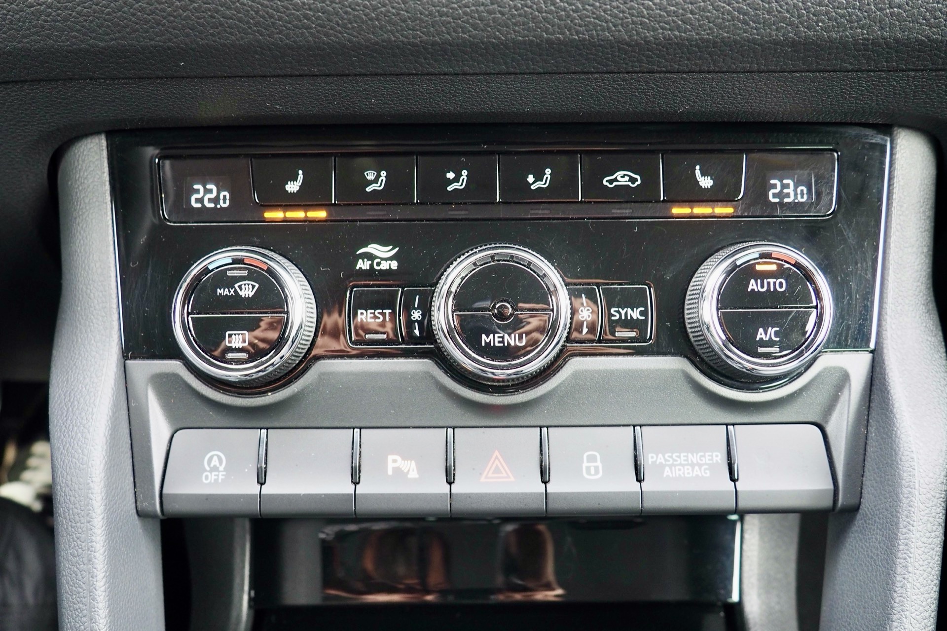 SKODA Kodiaq 1,5 Tsi 150 Ambition  + Caméra + Attelage + Options, 1ère Main – Garantie 12 mois. complet
