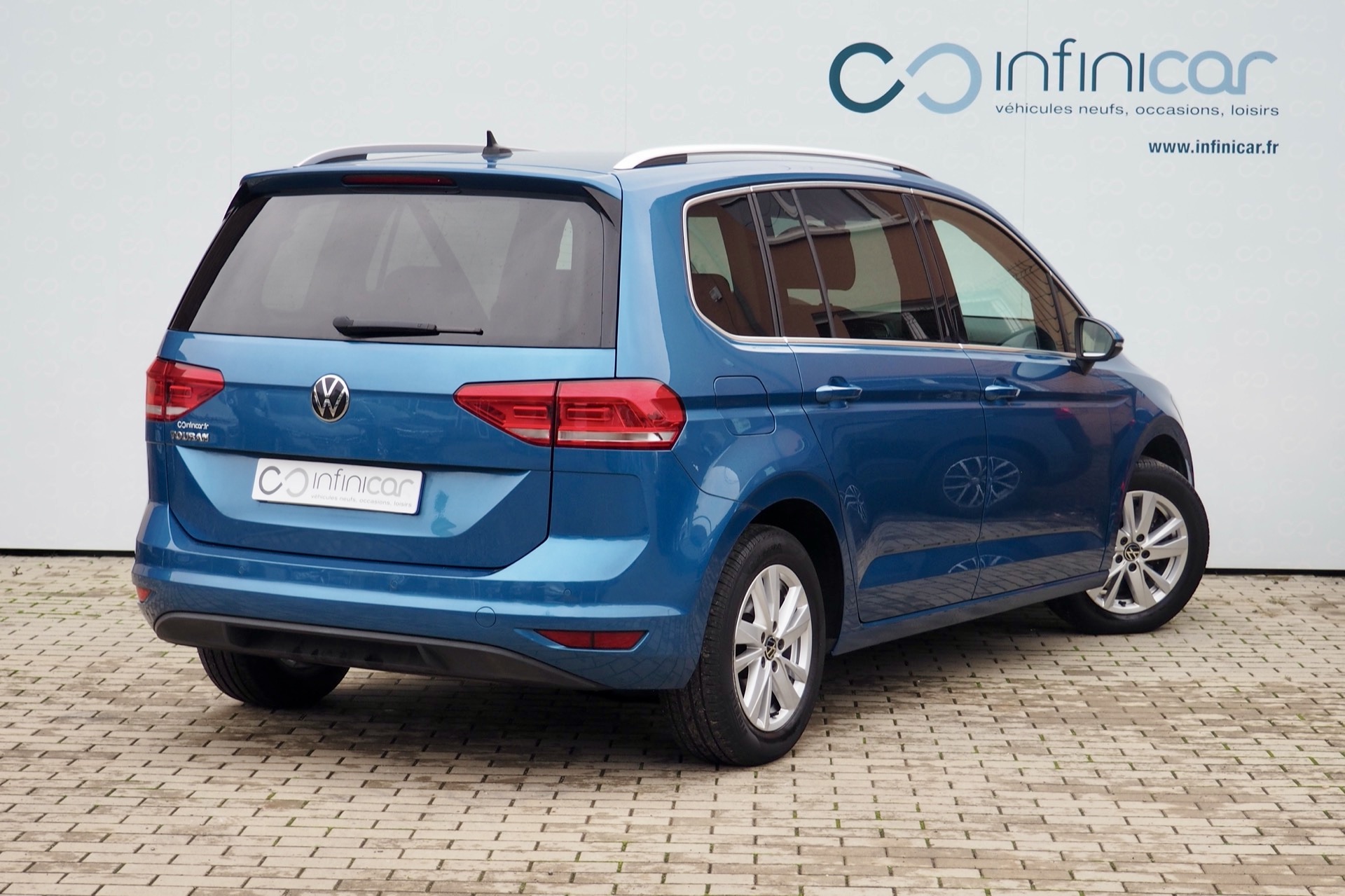 VOLKSWAGEN Touran 1,5 Tsi 150 Evo DSG Carat, 7 places  + Options  – Garantie 12 mois. complet