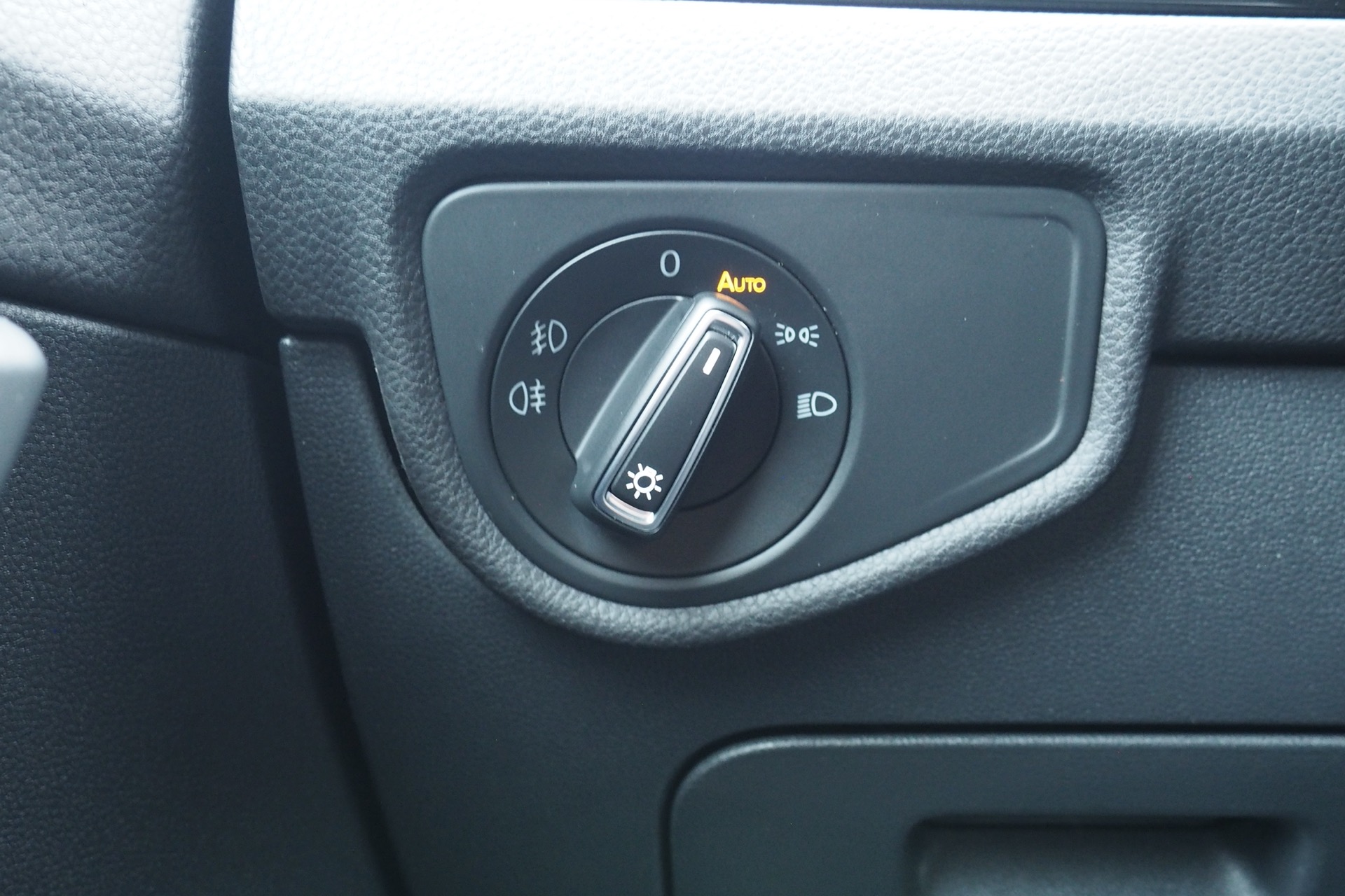 VOLKSWAGEN Touran 1,5 Tsi 150 Evo DSG Carat, 7 places  + Options  – Garantie 12 mois. complet