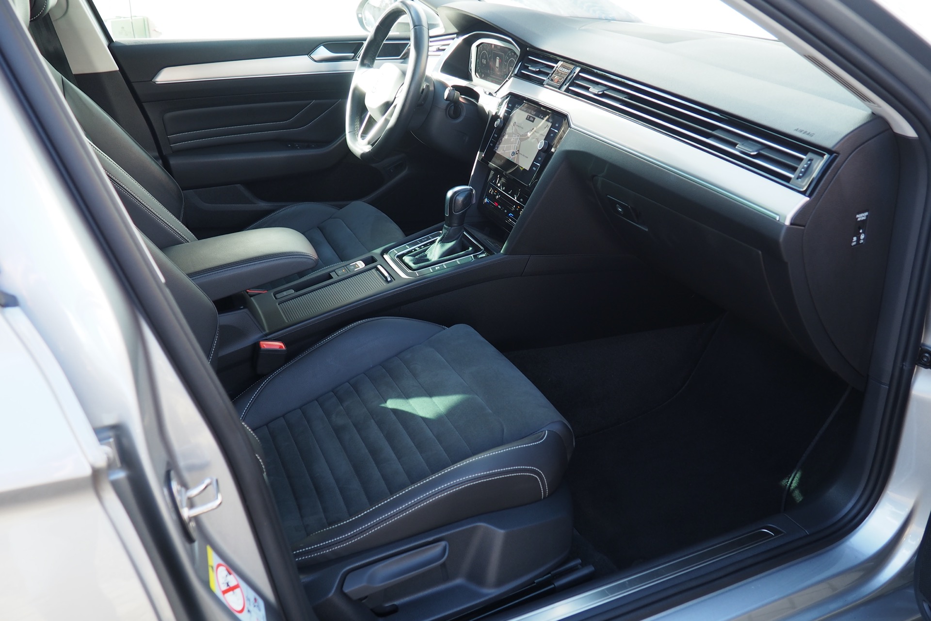 VOLKSWAGEN Passat SW 1,5 Tsi 150 Evo DSG Elégance  + Attelage élec. + Virtual Cockpit + Caméra 360° + Options, 1ère Main – Garantie 12 mois. complet