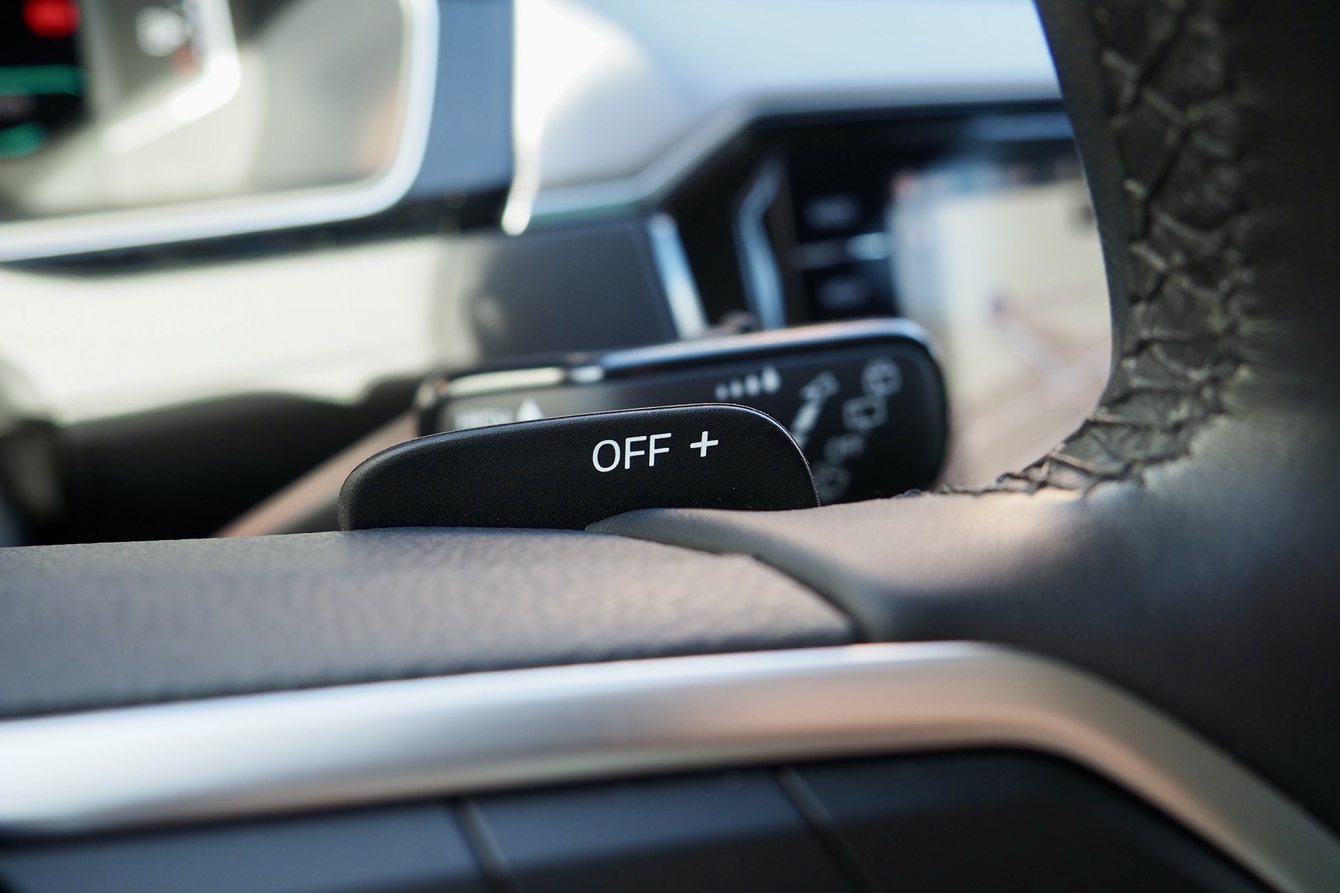 VOLKSWAGEN Passat SW 1,5 Tsi 150 Evo DSG Elégance  + Attelage élec. + Virtual Cockpit + Caméra 360° + Options, 1ère Main – Garantie 12 mois. complet