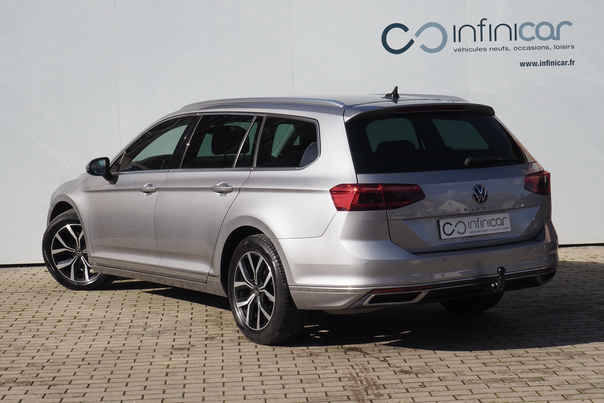 VOLKSWAGEN Passat SW 1,5 Tsi 150 Evo DSG Elégance  + Attelage élec. + Virtual Cockpit + Caméra 360° + Options, 1ère Main – Garantie 12 mois.