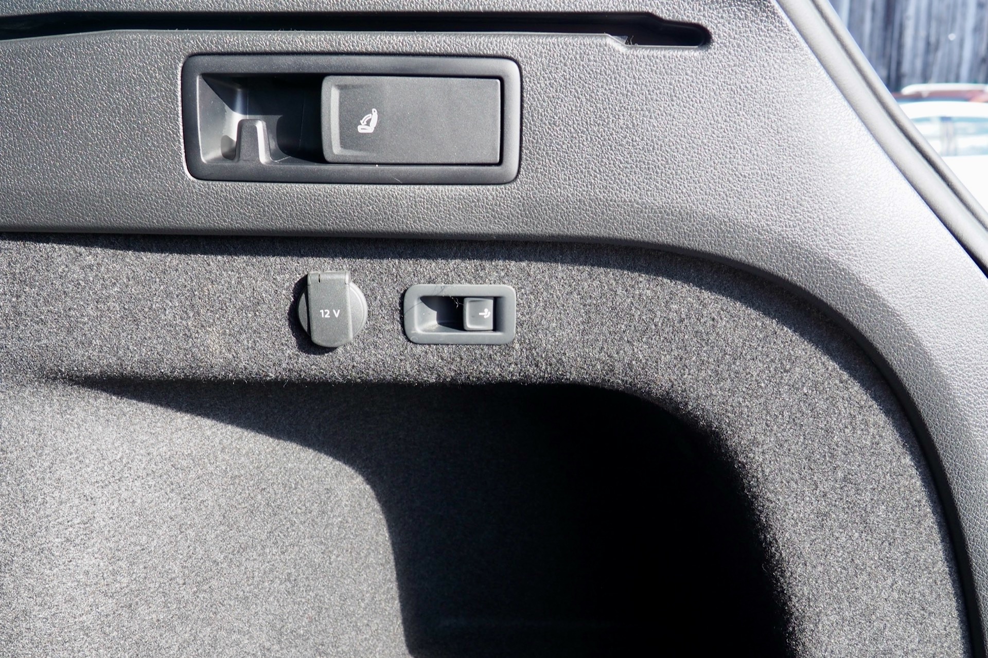 VOLKSWAGEN Passat SW 1,5 Tsi 150 Evo DSG Elégance  + Attelage élec. + Virtual Cockpit + Caméra 360° + Options, 1ère Main – Garantie 12 mois. complet