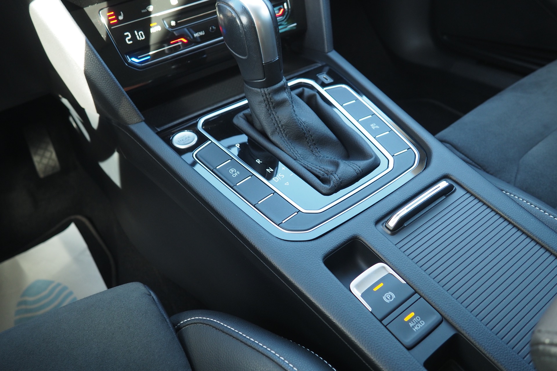 VOLKSWAGEN Passat SW 1,5 Tsi 150 Evo DSG Elégance  + Attelage élec. + Virtual Cockpit + Caméra 360° + Options, 1ère Main – Garantie 12 mois. complet