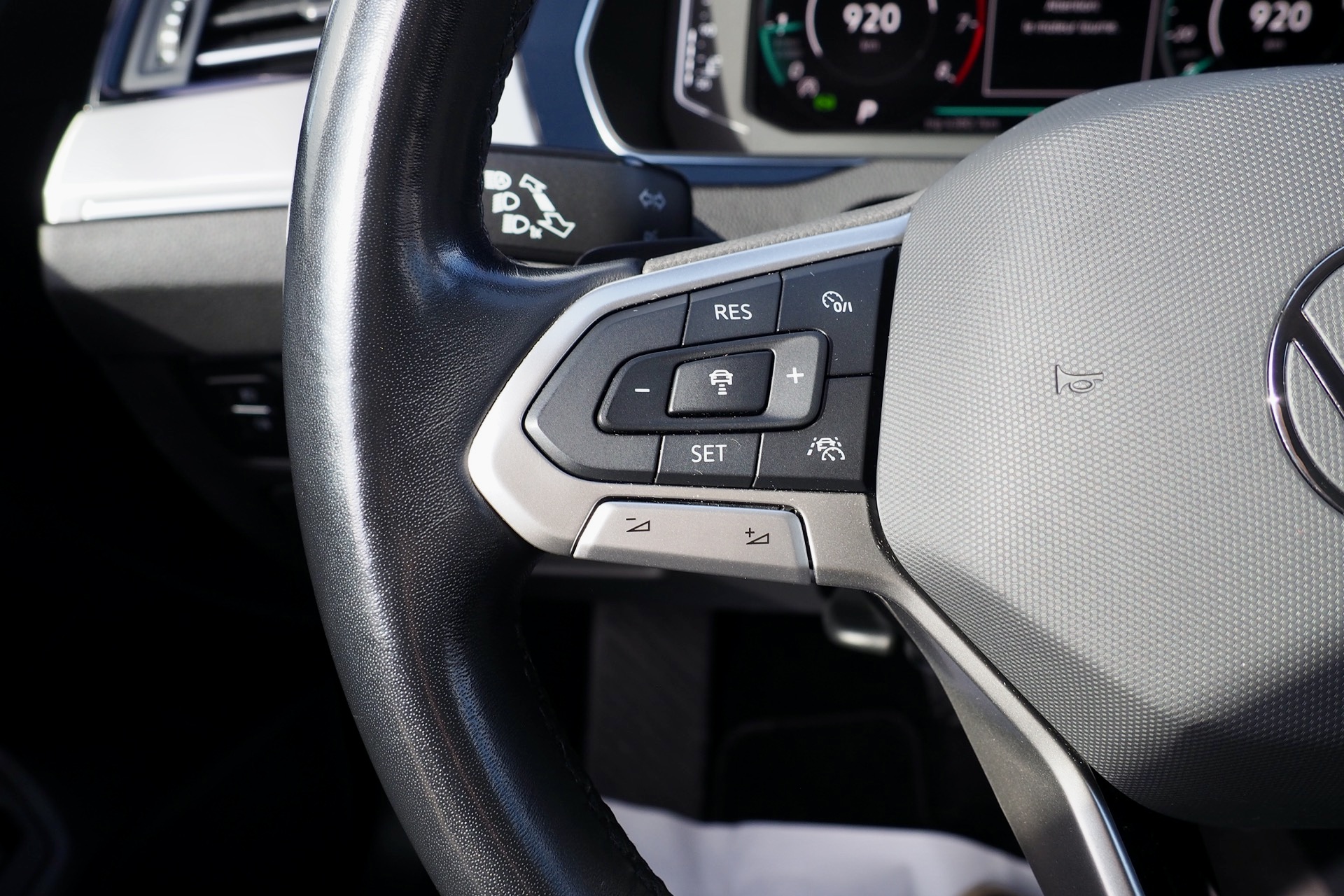 VOLKSWAGEN Passat SW 1,5 Tsi 150 Evo DSG Elégance  + Attelage élec. + Virtual Cockpit + Caméra 360° + Options, 1ère Main – Garantie 12 mois. complet