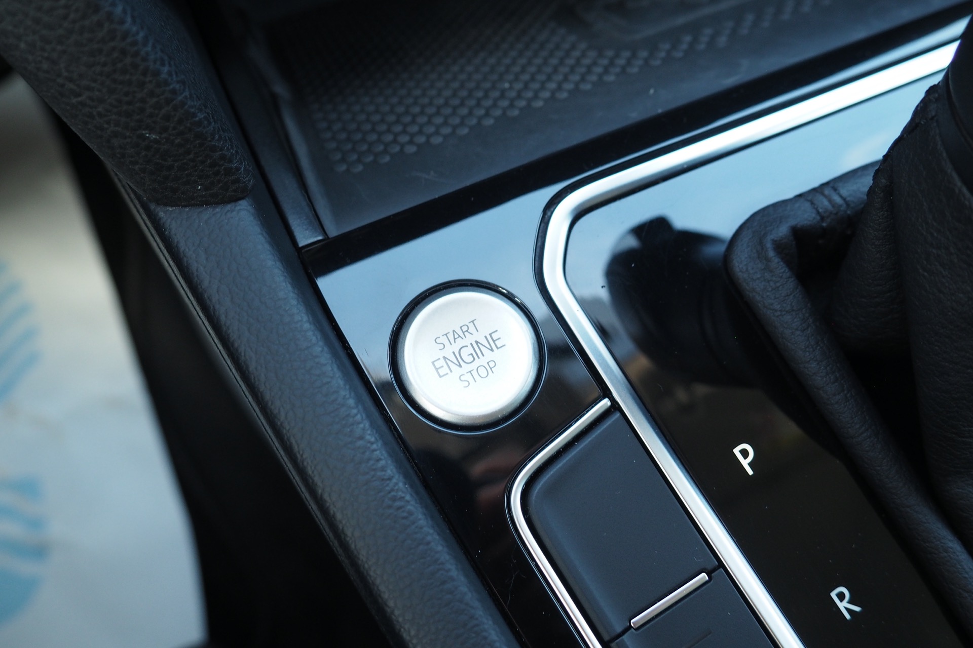 VOLKSWAGEN Passat SW 1,5 Tsi 150 Evo DSG Elégance  + Attelage élec. + Virtual Cockpit + Caméra 360° + Options, 1ère Main – Garantie 12 mois. complet