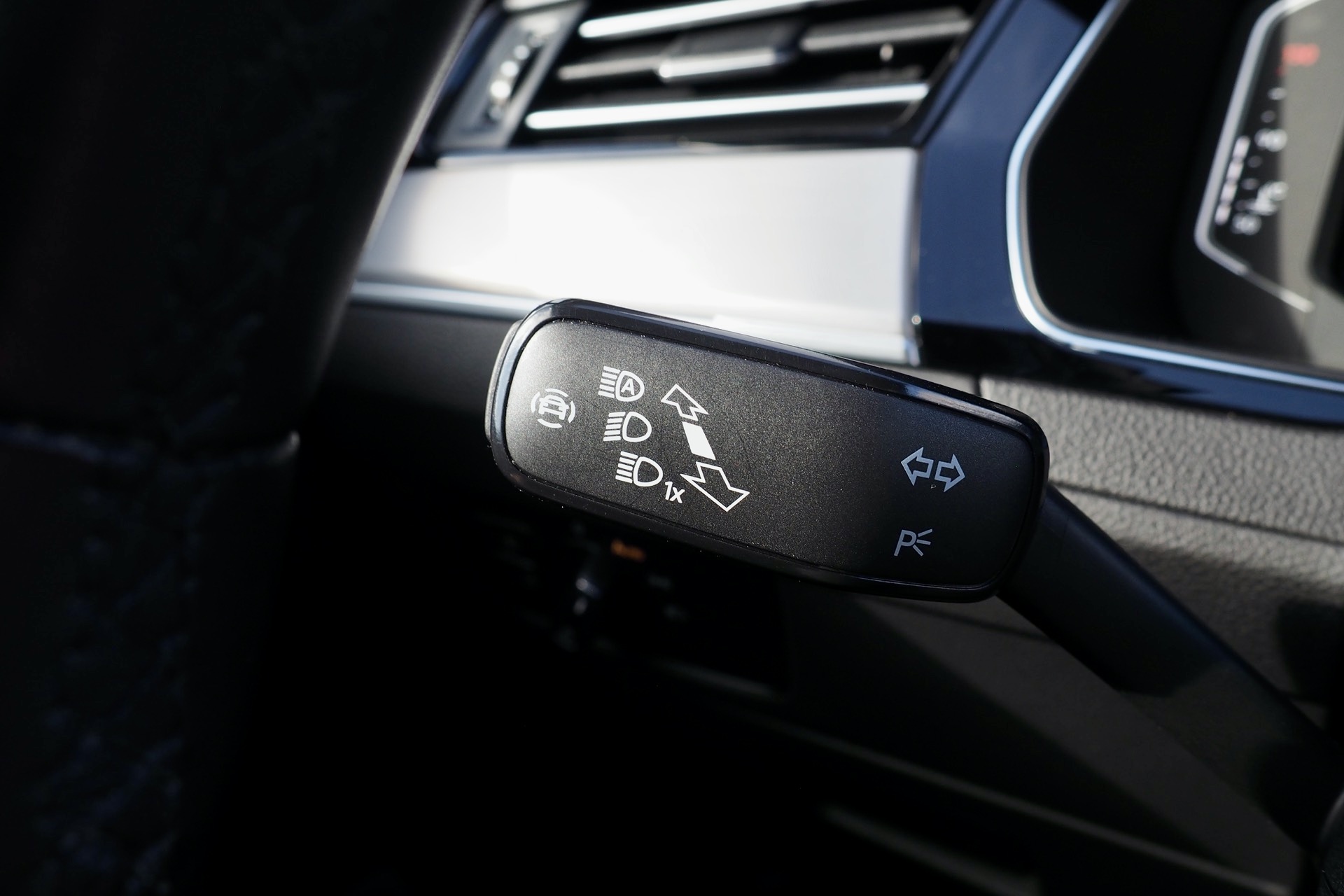 VOLKSWAGEN Passat SW 1,5 Tsi 150 Evo DSG Elégance  + Attelage élec. + Virtual Cockpit + Caméra 360° + Options, 1ère Main – Garantie 12 mois. complet