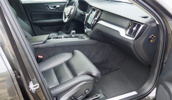 
VOLVO V60 B3 163 Geartronic Business Executive  + Toit pano. + Attelage élec. + Cuir mémo + Carte main libre + Options, 1ère Main – Garantie 12 mois. complet								