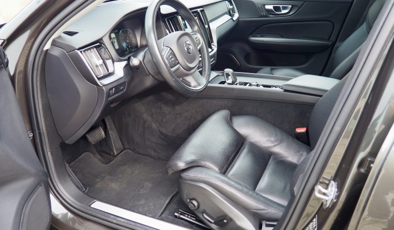VOLVO V60 B3 163 Geartronic Business Executive  + Toit pano. + Attelage élec. + Cuir mémo + Carte main libre + Options, 1ère Main – Garantie 12 mois.