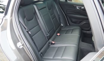 
VOLVO V60 B3 163 Geartronic Business Executive  + Toit pano. + Attelage élec. + Cuir mémo + Carte main libre + Options, 1ère Main – Garantie 12 mois. complet								