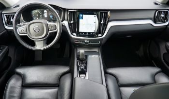 
VOLVO V60 B3 163 Geartronic Business Executive  + Toit pano. + Attelage élec. + Cuir mémo + Carte main libre + Options, 1ère Main – Garantie 12 mois. complet								