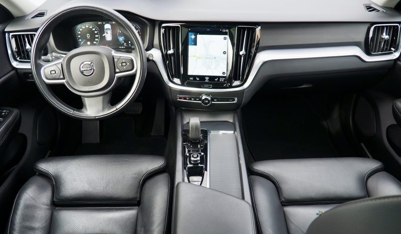 VOLVO V60 B3 163 Geartronic Business Executive  + Toit pano. + Attelage élec. + Cuir mémo + Carte main libre + Options, 1ère Main – Garantie 12 mois.