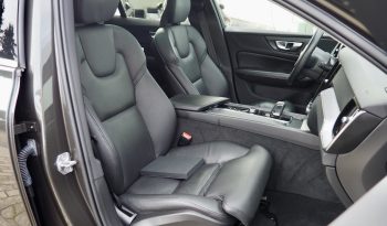 
VOLVO V60 B3 163 Geartronic Business Executive  + Toit pano. + Attelage élec. + Cuir mémo + Carte main libre + Options, 1ère Main – Garantie 12 mois. complet								