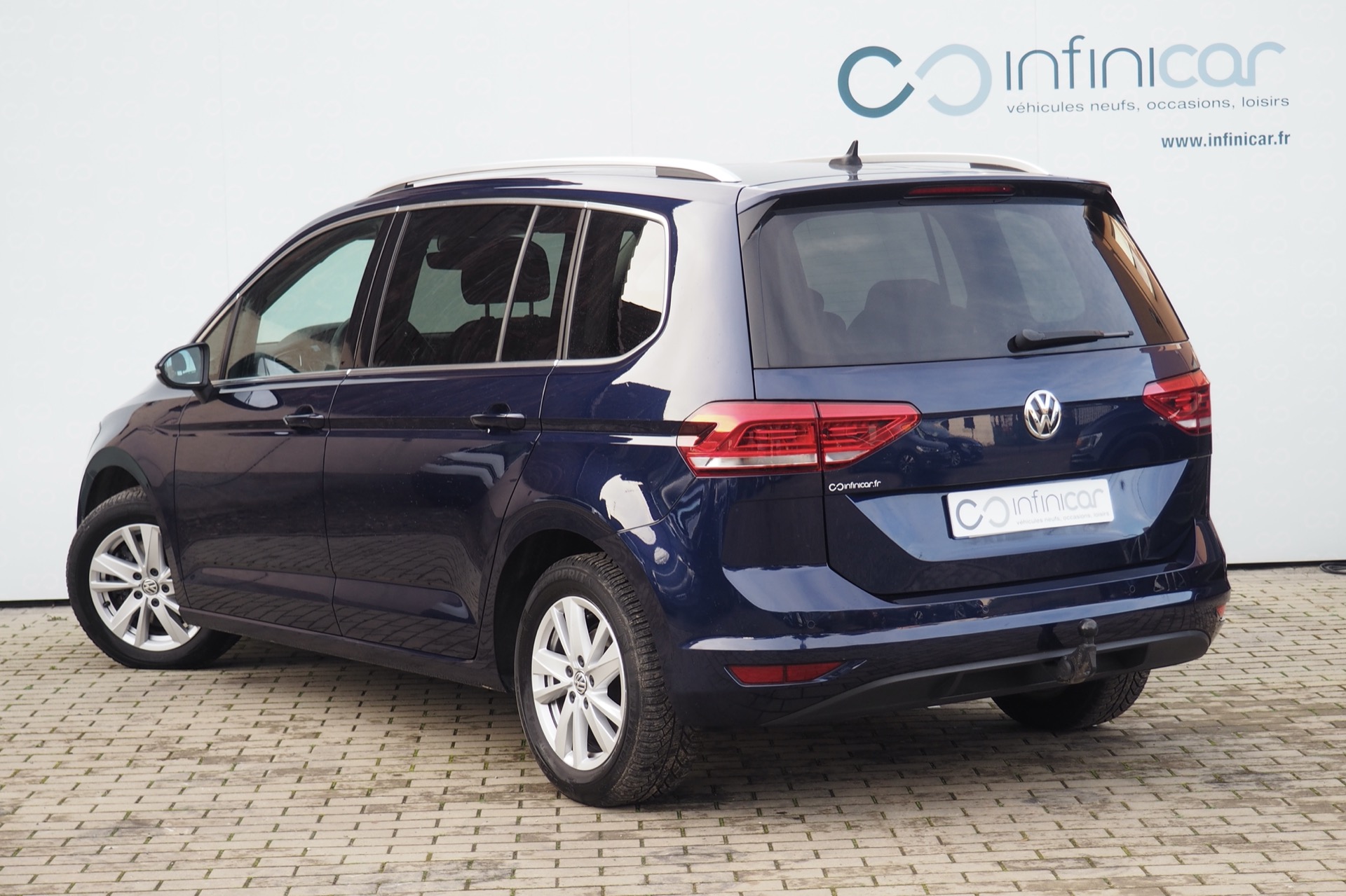 VOLKSWAGEN Touran 1,5 Tsi 150 Evo DSG7 Carat  + Toit pano. + Attelage élec. + Full Led + Options, 1ère Main – Garantie 12 mois.