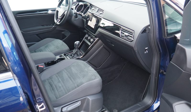 VOLKSWAGEN Touran 1,5 Tsi 150 Evo DSG7 Carat  + Toit pano. + Attelage élec. + Full Led + Options, 1ère Main – Garantie 12 mois.
