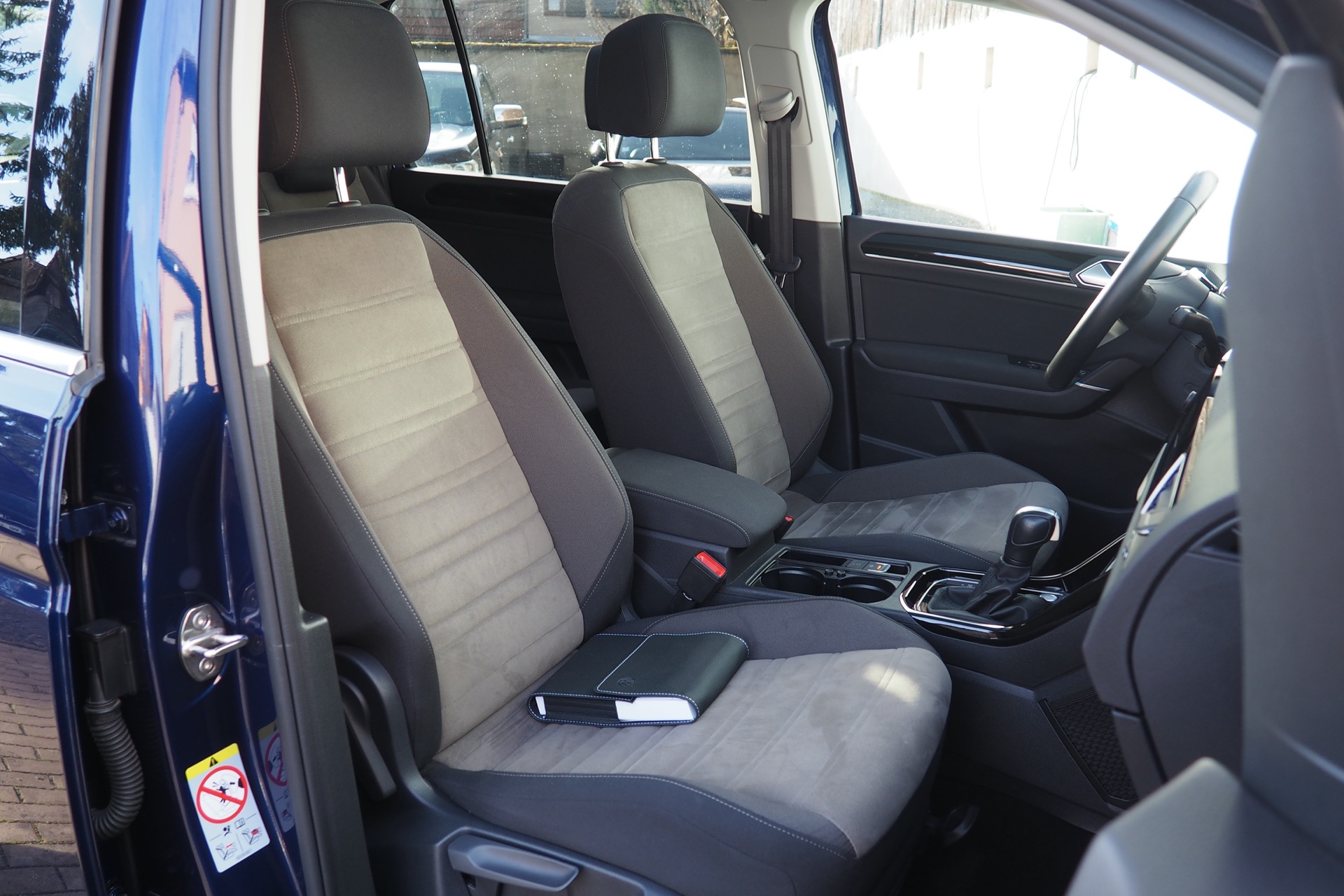 VOLKSWAGEN Touran 2,0 Tdi 150 DSG Style, 7 places  + Toit pano. + Digital Cockpit  + Full Led + Options, 1ère Main – Garantie 12 mois.