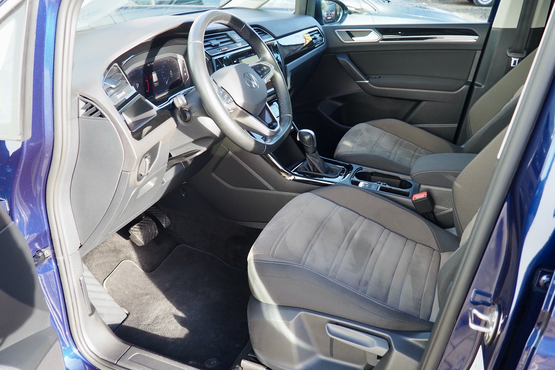 VOLKSWAGEN Touran 2,0 Tdi 150 DSG Style, 7 places  + Toit pano. + Digital Cockpit  + Full Led + Options, 1ère Main – Garantie 12 mois.