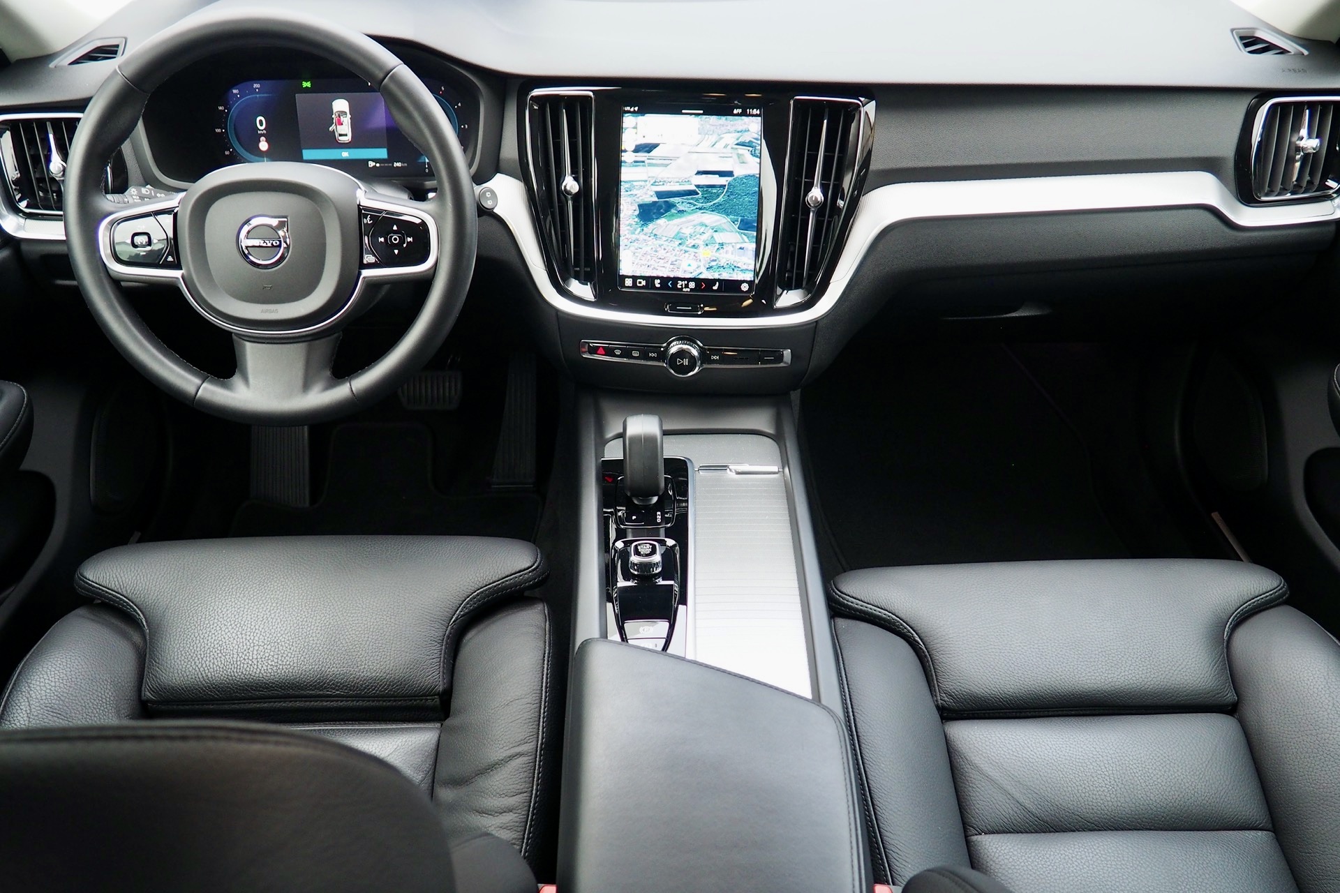 VOLVO V60 B4 197 Geartronic Plus Style Dark  + Pack Intelisafe Pro + Caméra 360° + Options, 1ère Main – Garantie 12 mois.