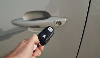 
Peugeot Rifter Hdi 130 EAT8 GT-Line  + Toit panoramique + Attelage + Options, 1ère Main – Garantie 12 mois. complet								