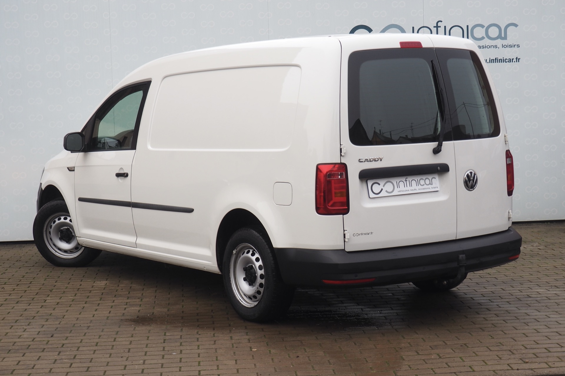 VOLKSWAGEN Caddy Van Maxi 2,0 Tdi 102 Business Line Plus GPS  + Attelage + Options – 1ère Main, Garantie 12 mois.
