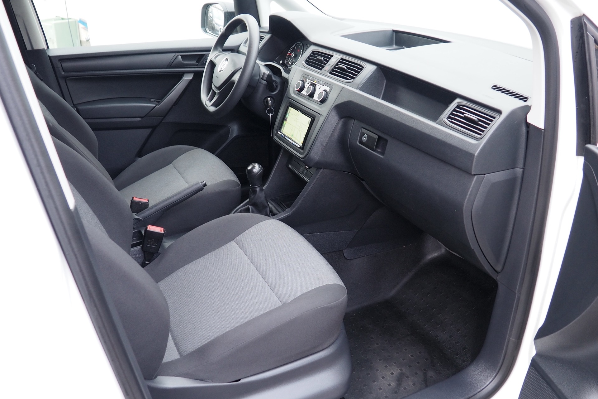 VOLKSWAGEN Caddy Van Maxi 2,0 Tdi 102 Business Line Plus GPS  + Attelage + Options – 1ère Main, Garantie 12 mois.