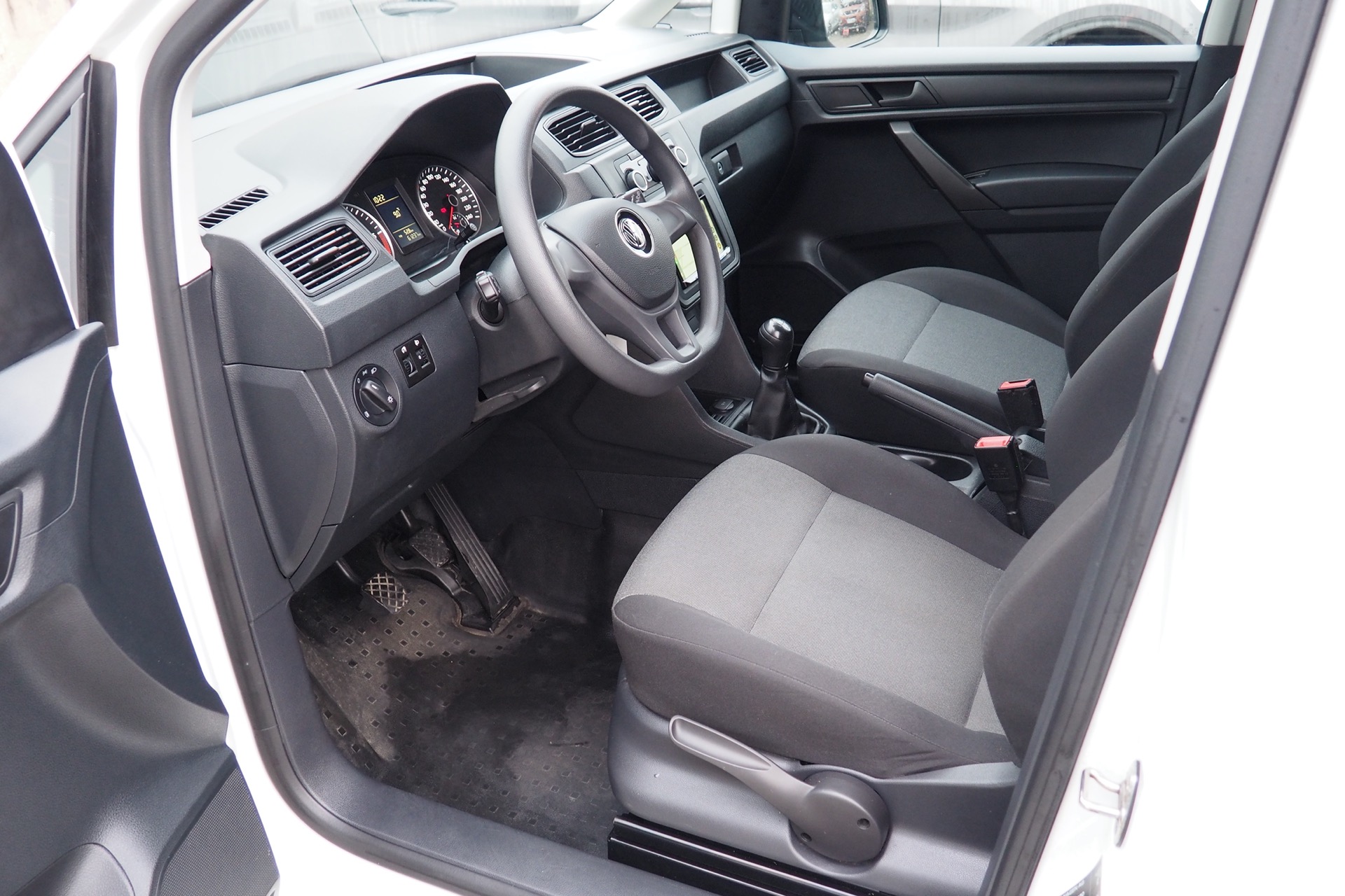 VOLKSWAGEN Caddy Van Maxi 2,0 Tdi 102 Business Line Plus GPS  + Attelage + Options – 1ère Main, Garantie 12 mois.