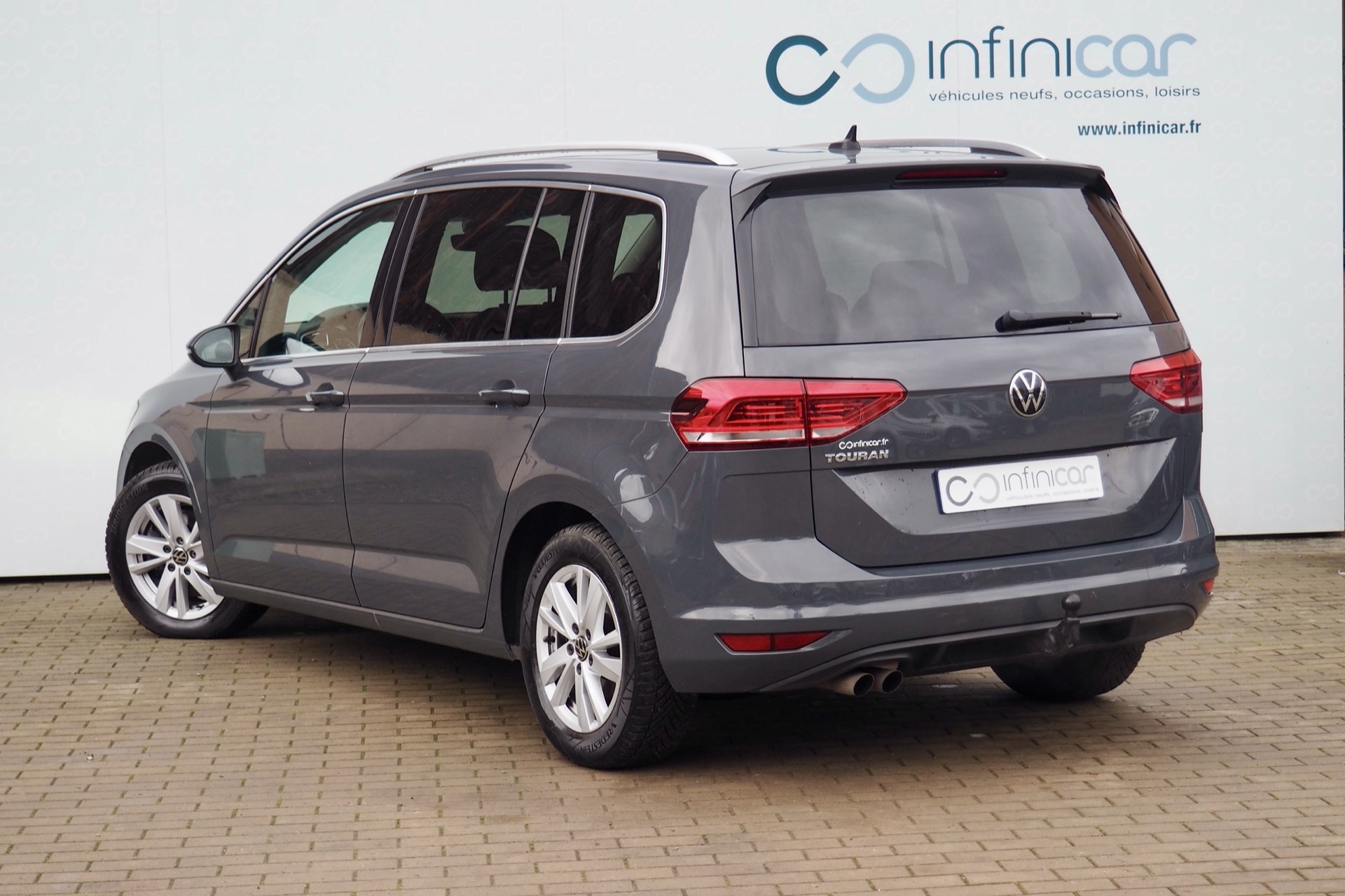 VOLKSWAGEN Touran 2,0 Tdi 150 DSG Carat, 7 places + Toit pano. + Attelage + Full Led + Options, 1ère Main – Garantie 12 mois.