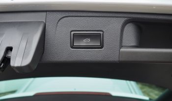 
VOLKSWAGEN Passat SW 2,0 Tdi 150 DSG7 Elégance  + Digital Cockpit + 18 complet								