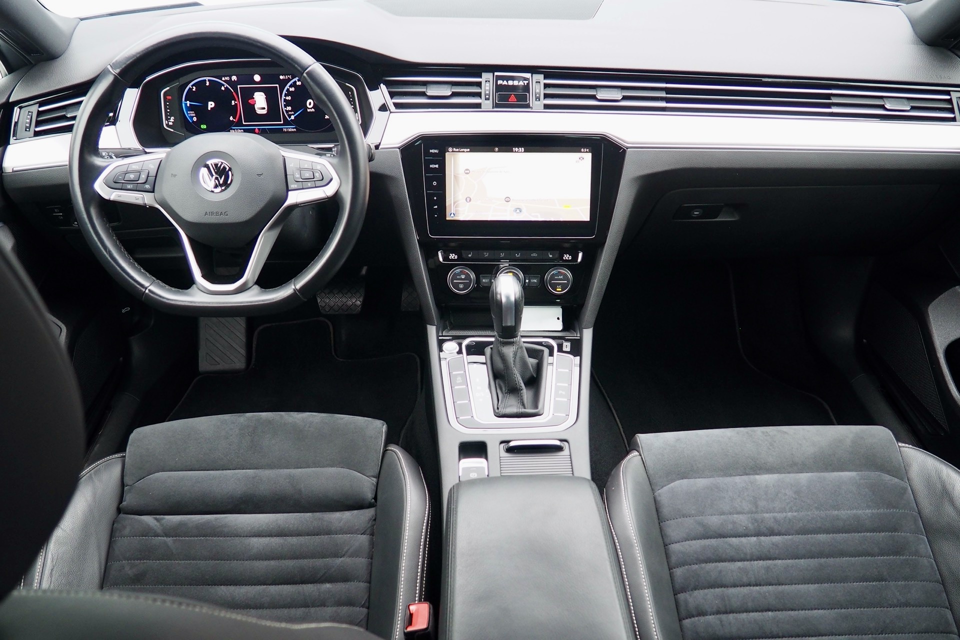 VOLKSWAGEN Passat SW 2,0 Tdi 150 DSG7 Elégance  + Digital Cockpit + 18