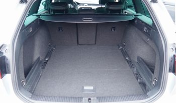 
VOLKSWAGEN Passat SW 2,0 Tdi 150 DSG7 Elégance  + Digital Cockpit + 18 complet								