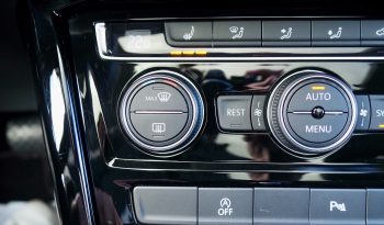 VOLKSWAGEN Touran 1,5 Tsi 150 Evo DSG7 Carat + Toit panoramique + Attelage + Full Led + Options, 1ère Main – Garantie 12 mois. complet