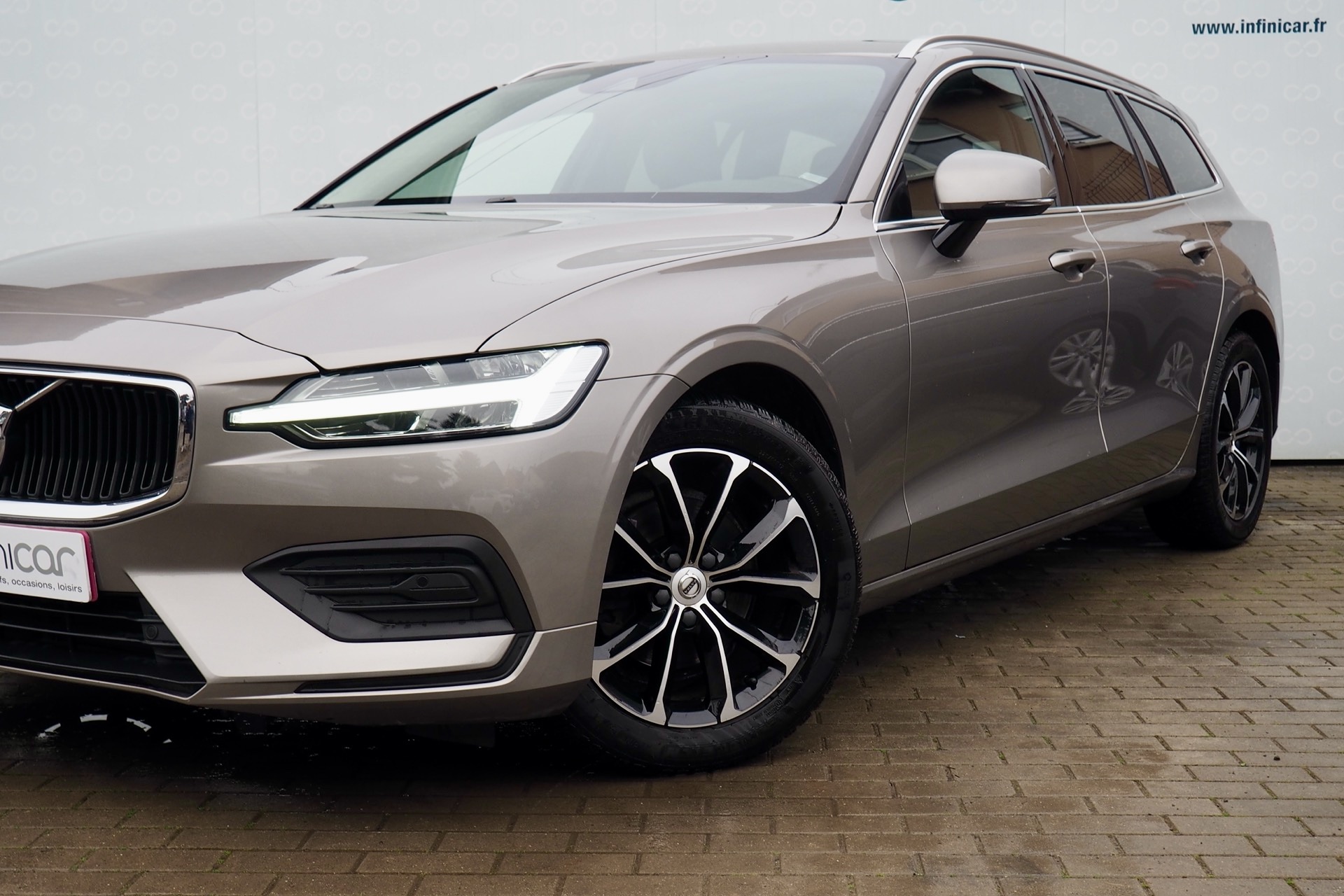 VOLVO V60 D3 150 Business Executive  + Pack Intelisafe Pro + Caméra + Attelage + Options, 1ère Main – Garantie 12 mois.