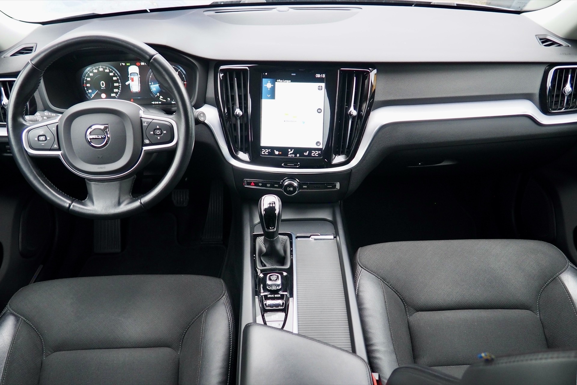 VOLVO V60 D3 150 Business Executive  + Pack Intelisafe Pro + Caméra + Attelage + Options, 1ère Main – Garantie 12 mois.