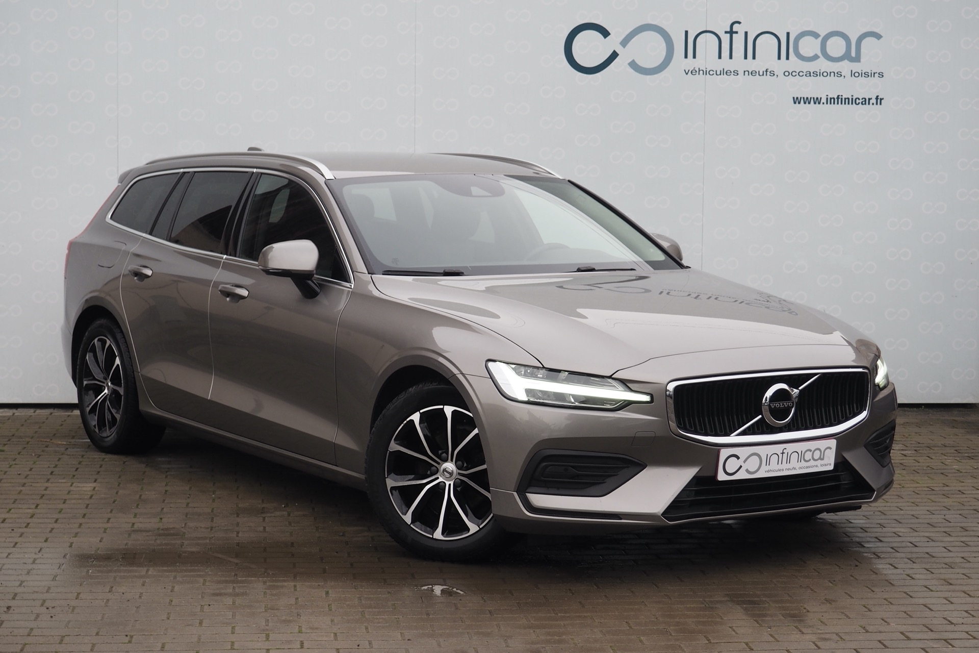 VOLVO V60 D3 150 Business Executive  + Pack Intelisafe Pro + Caméra + Attelage + Options, 1ère Main – Garantie 12 mois.