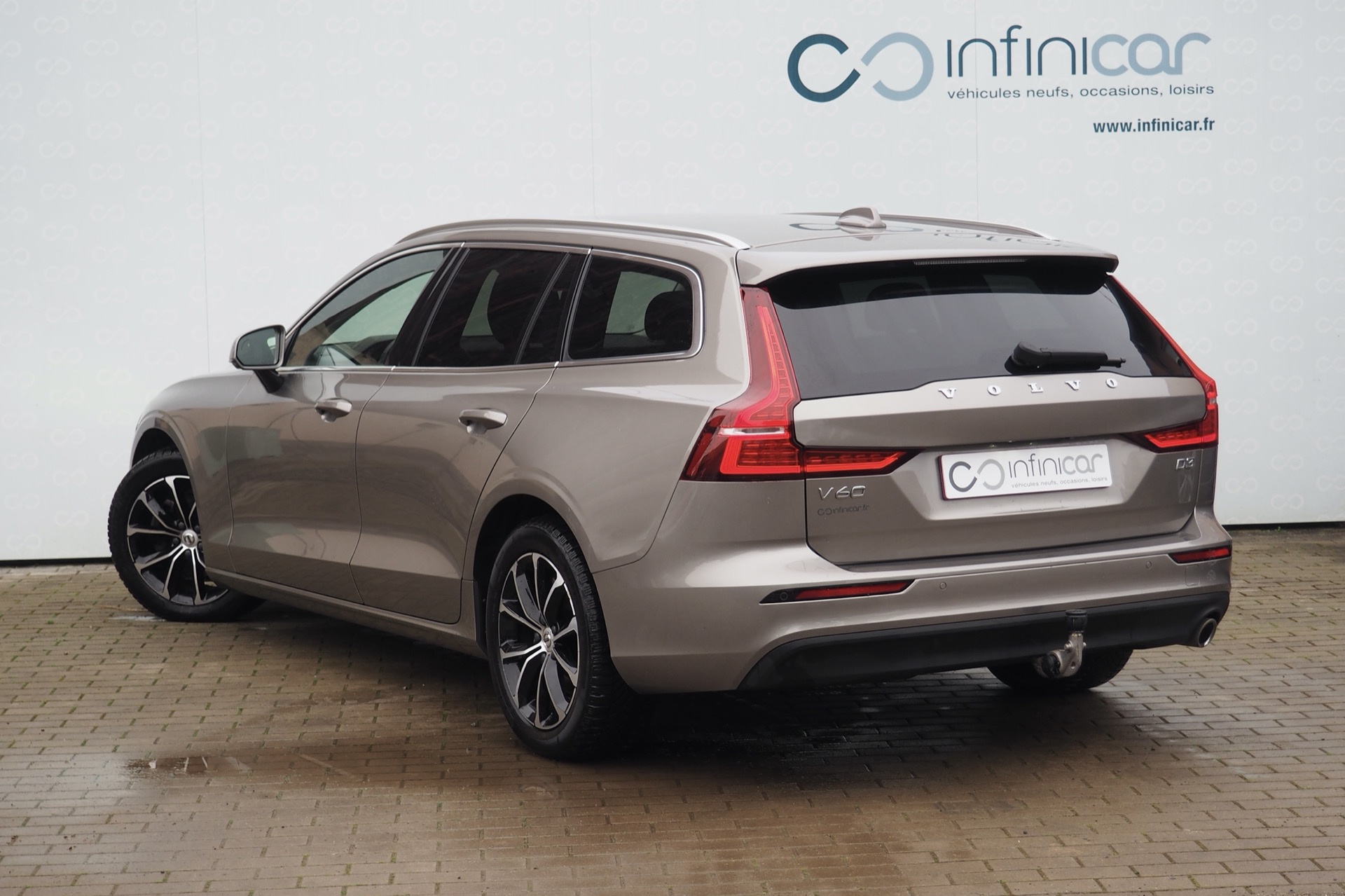 VOLVO V60 D3 150 Business Executive  + Pack Intelisafe Pro + Caméra + Attelage + Options, 1ère Main – Garantie 12 mois.