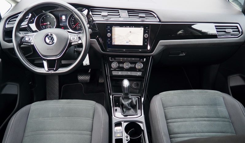 VOLKSWAGEN Touran 1,5 Tsi 150 Evo DSG7 Carat, 7 places  + Attelage + Caméra + Options – 1ère Main, Garantie 12 mois.