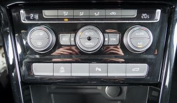 
VOLKSWAGEN Touran 1,5 Tsi 150 Evo DSG7 Carat, 7 places  + Attelage + Caméra + Options – 1ère Main, Garantie 12 mois. complet								