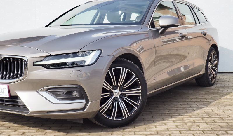VOLVO V60 B3 163 Geartronic Inscription  + Toit panoramique + Attelage  + Intellisafe Pro + Options, 1ère Main – Garantie 12 mois.